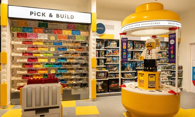 LEGO® Store di Rimini: ecco cosa c’è nel Wall